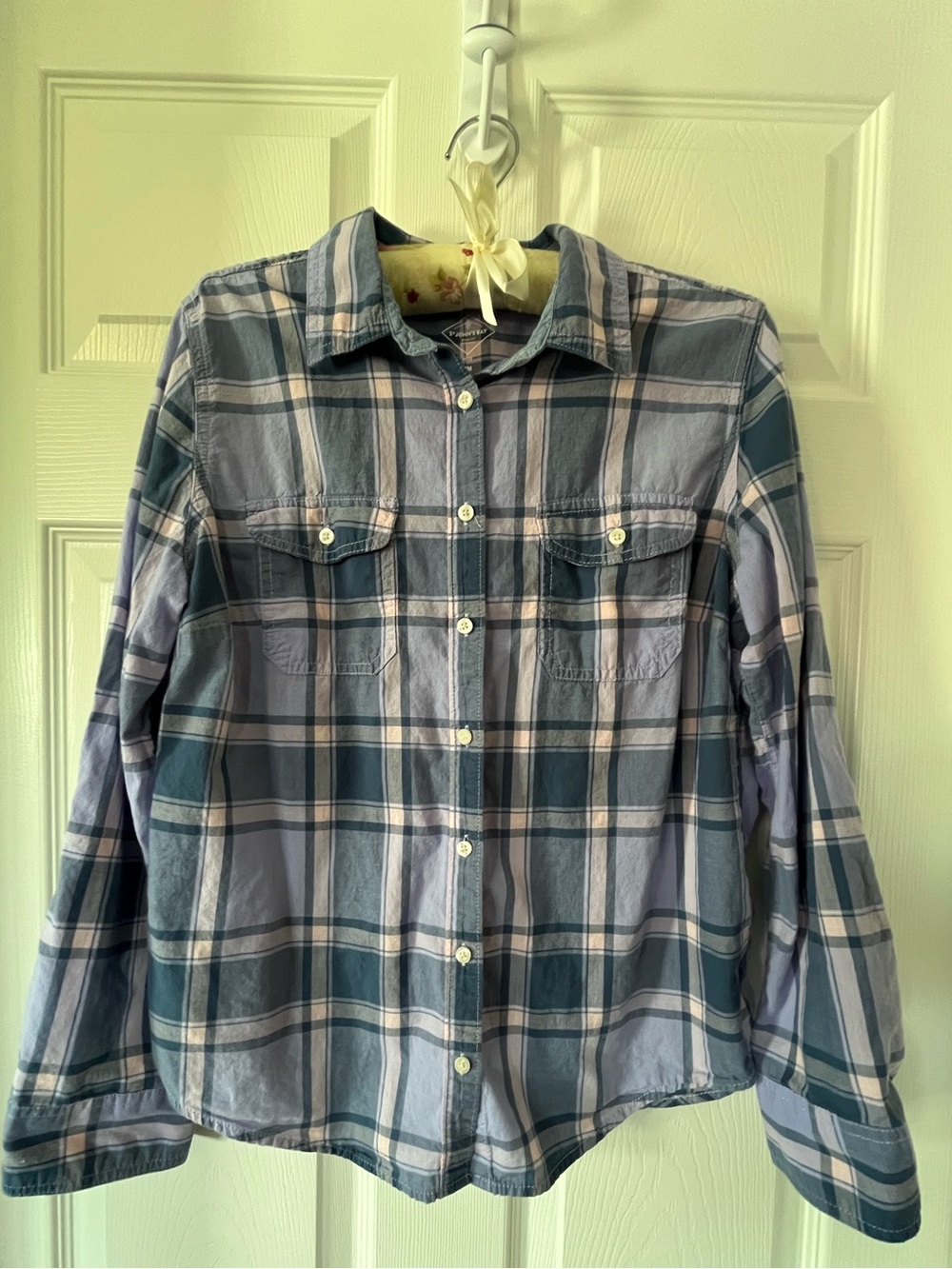 St John’s Bay
Button Down Shirt 
Size: Medium (Petite)